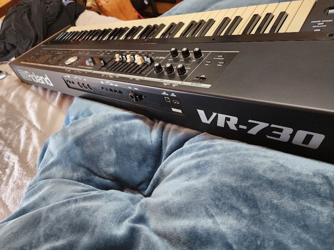 引き取り限定　Roland VR-730