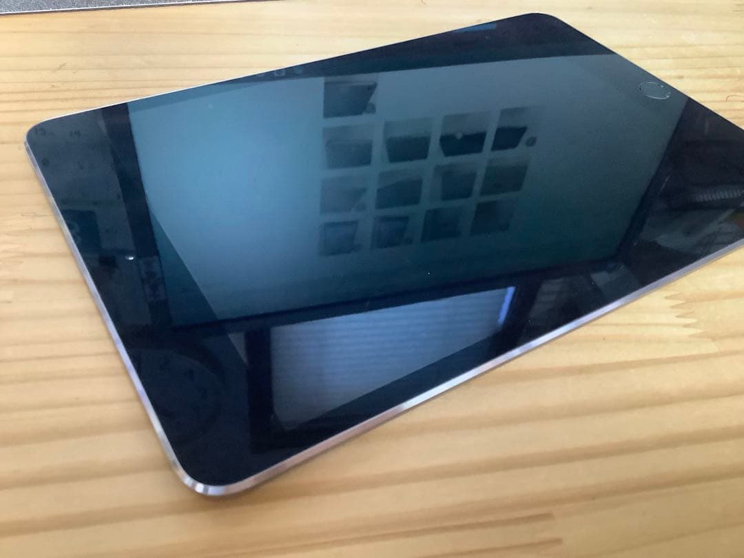 【美品】iPad mini4 32GB　A1538 シルバー
