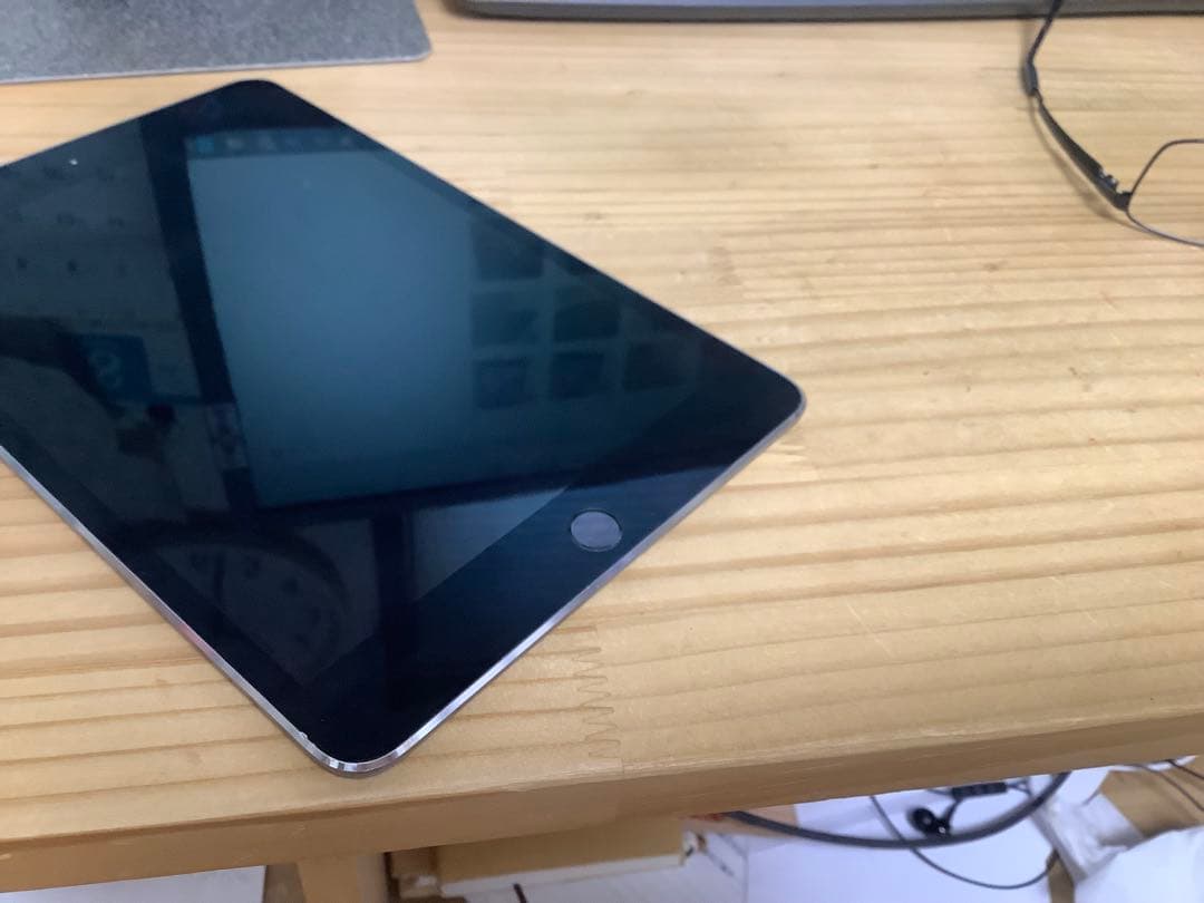 【美品】iPad mini4 32GB　A1538 シルバー