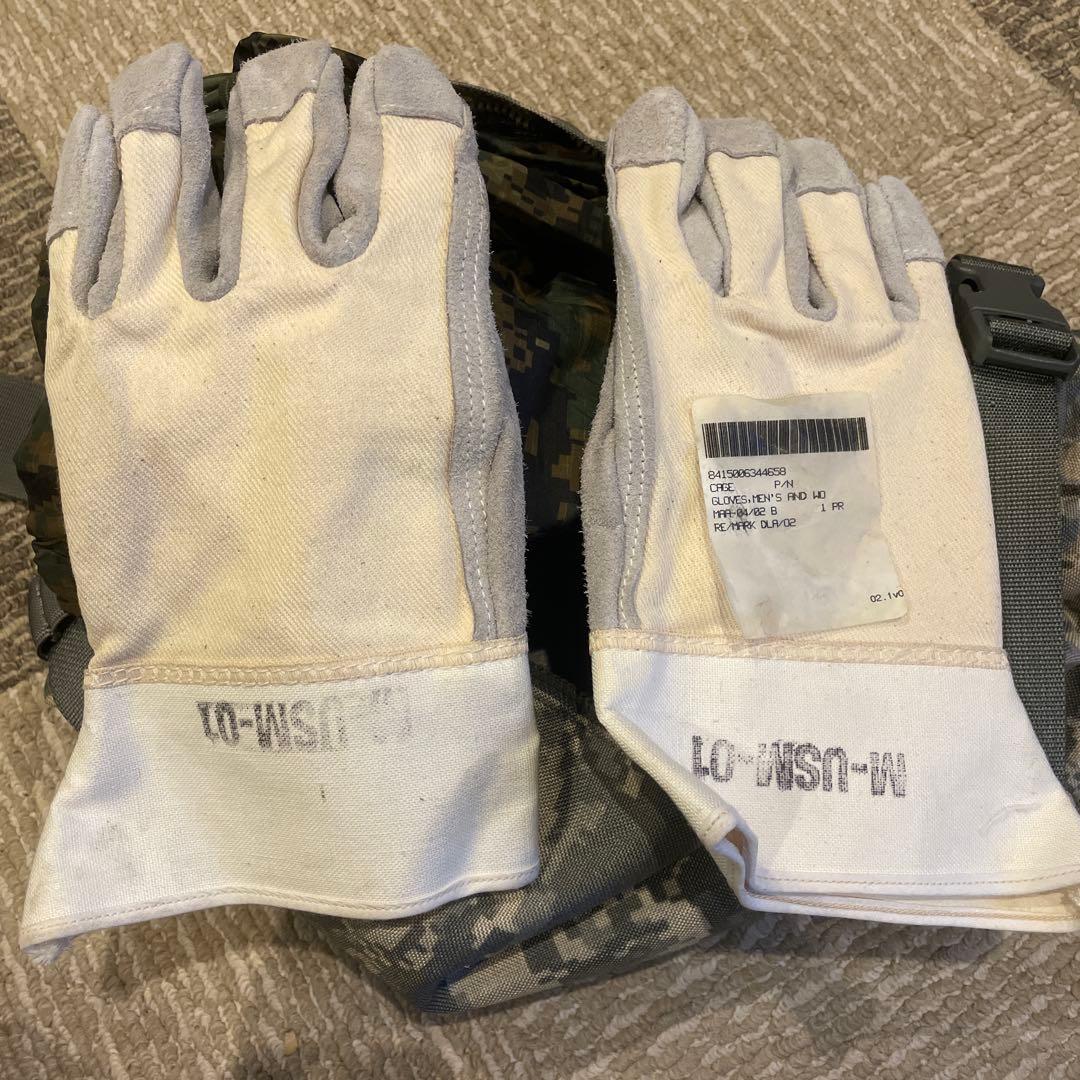 実物米軍放出 ブッシュクラフトセット７点　キャンプ　タープ　ライト　手袋　ポーチ