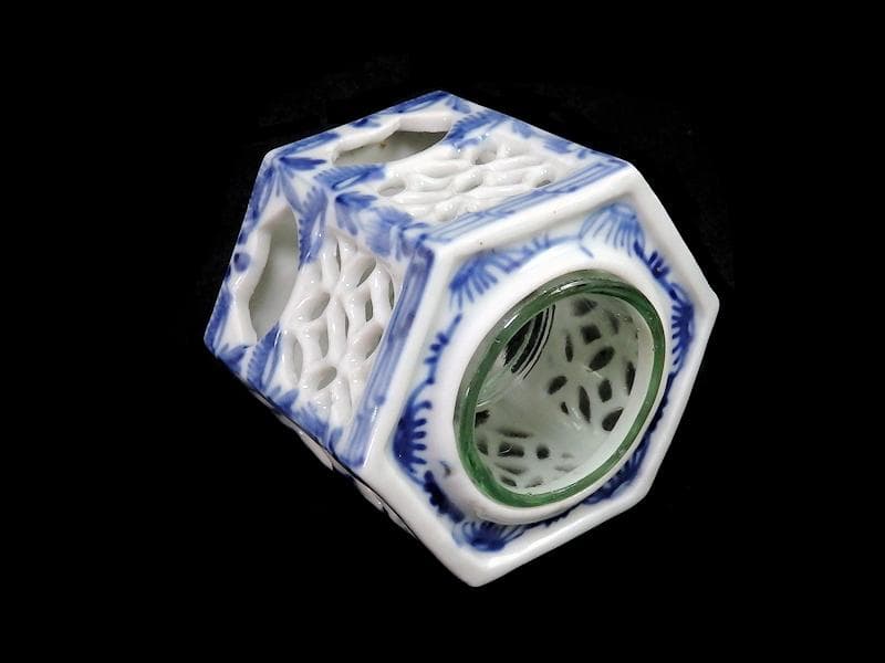 古伊万里　七宝紋透かし　六角大振盃台　ウランガラス付き　E473AS-fblk