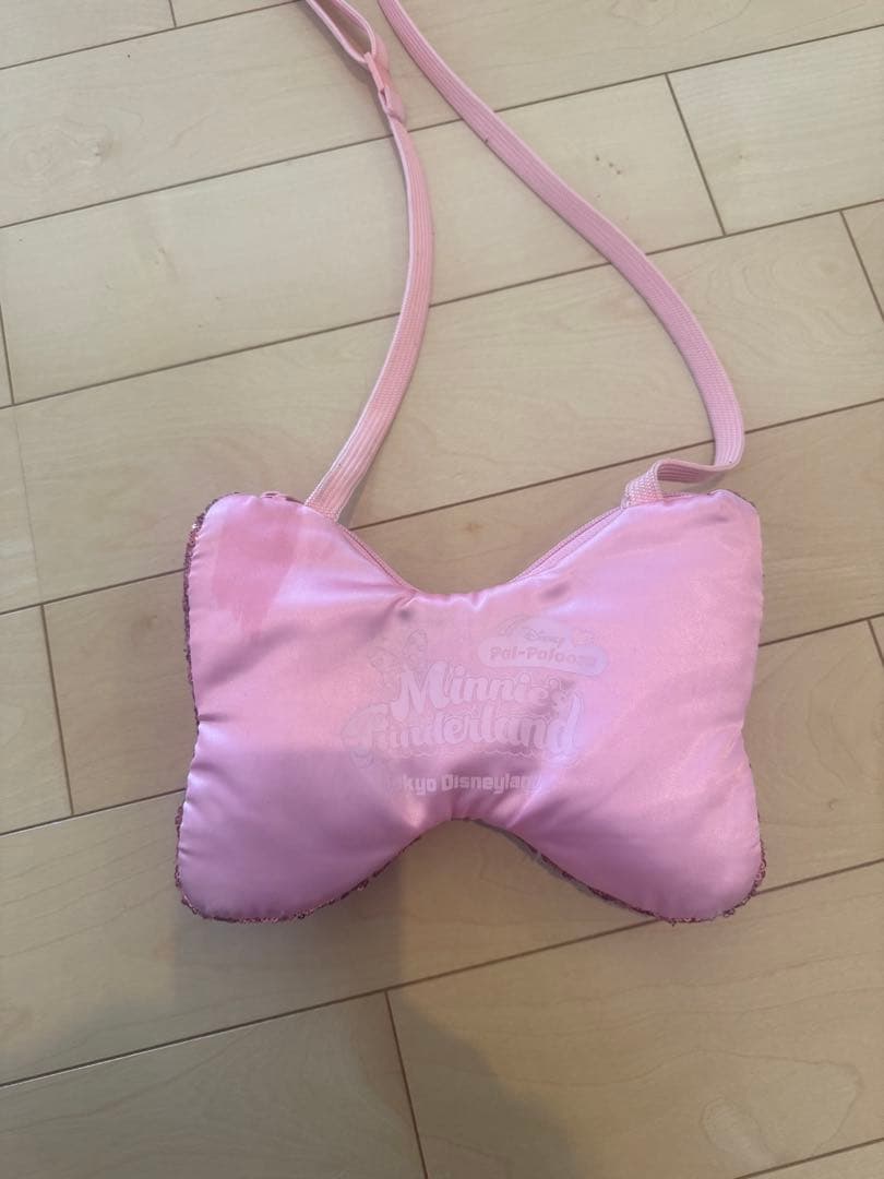 ディズニー パルパルーザ2024 ミニーポシェットリボン