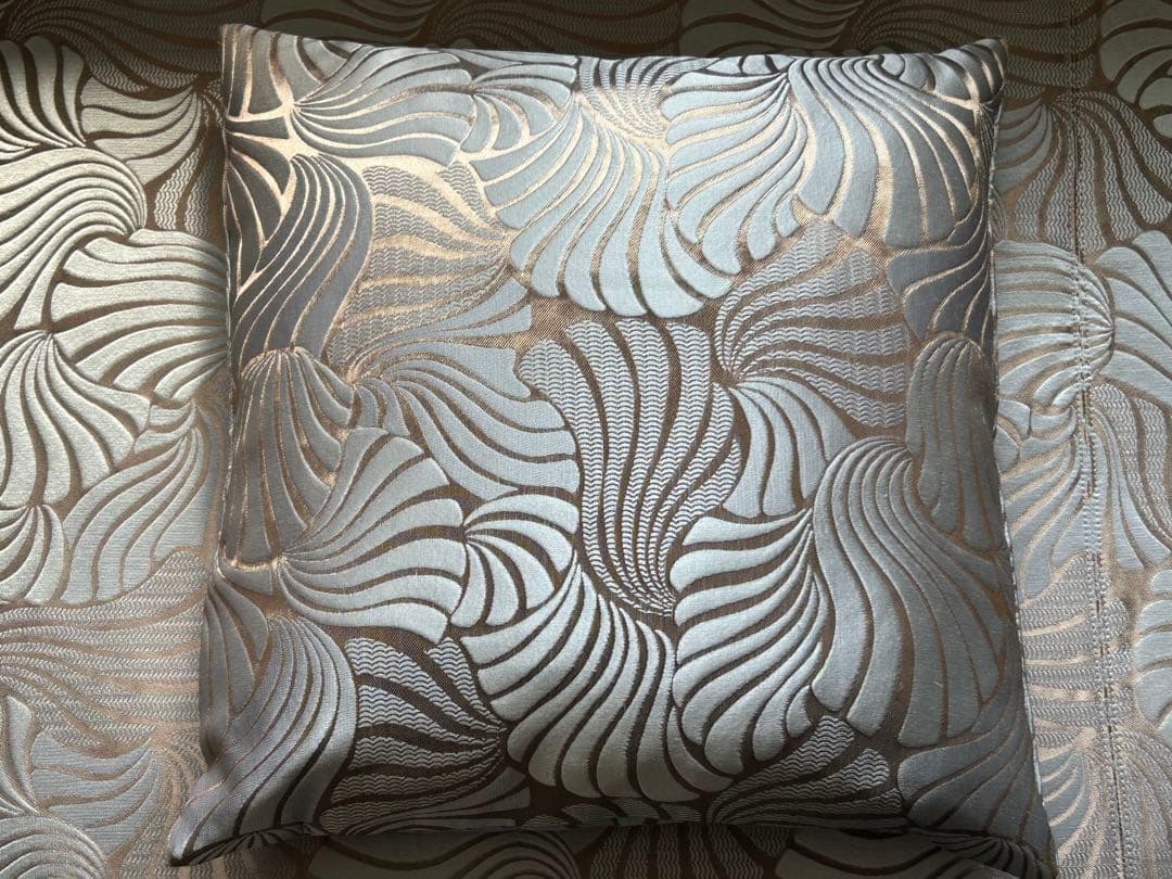 高級　アルマーニ　ARMANI CASA ソファ　高級ソファ　３人用　InZZ