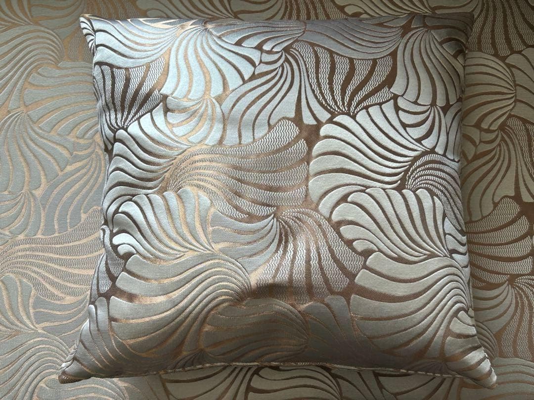 高級　アルマーニ　ARMANI CASA ソファ　高級ソファ　３人用　InZZ