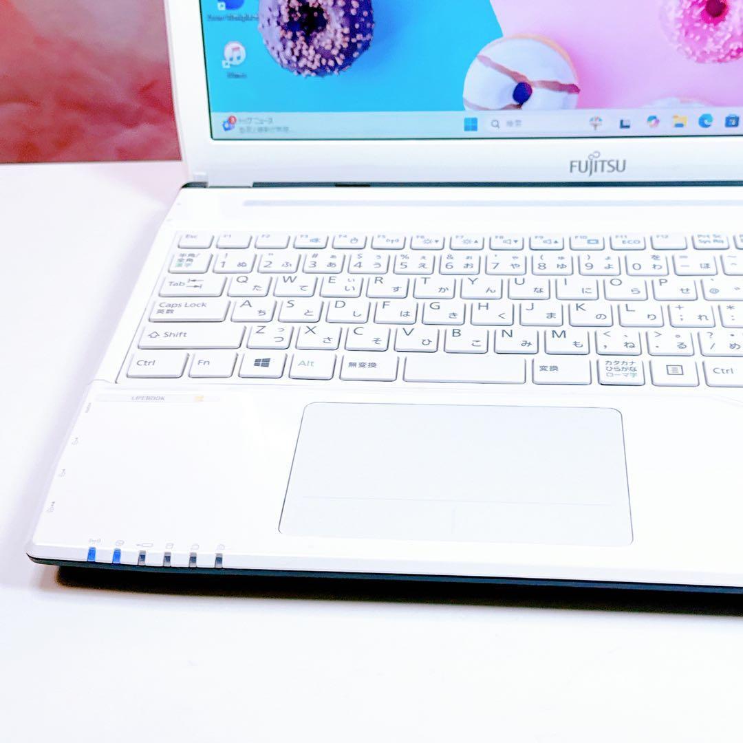 新品爆速SSD✨windows11 カメラ ノートパソコン 薄型 ブルーレイ