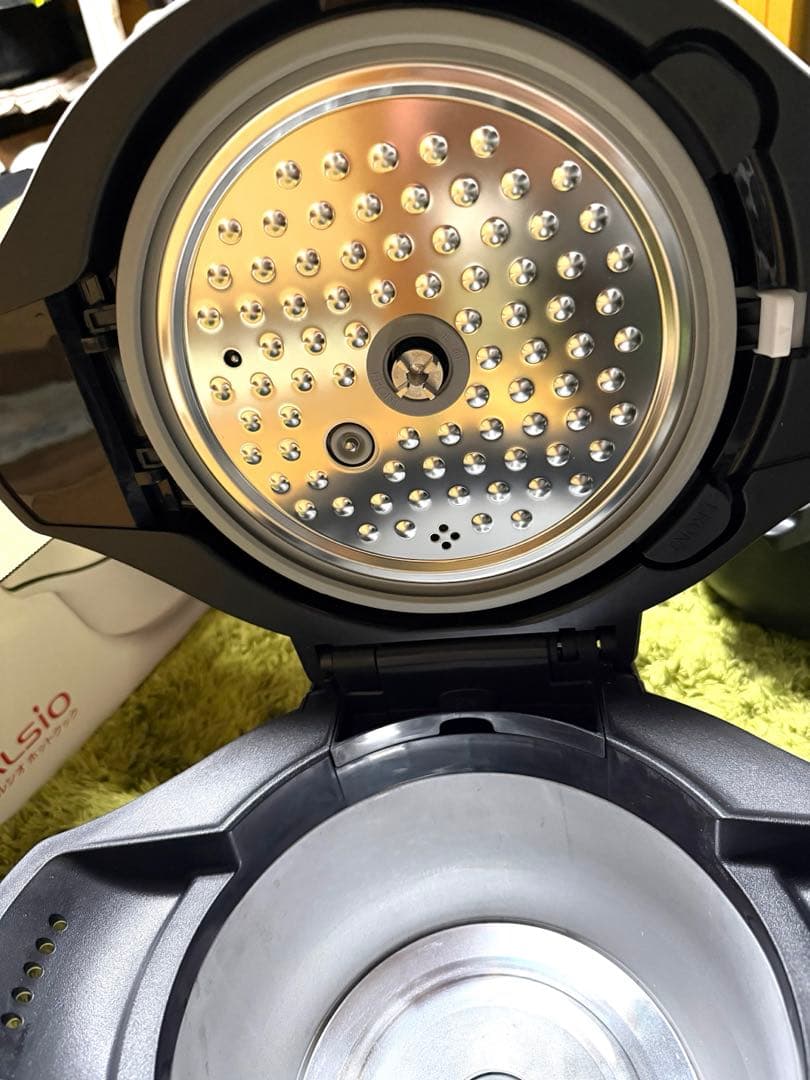 ヘルシオ ホットクック KN-HW24F-W （2021年製）2.4L