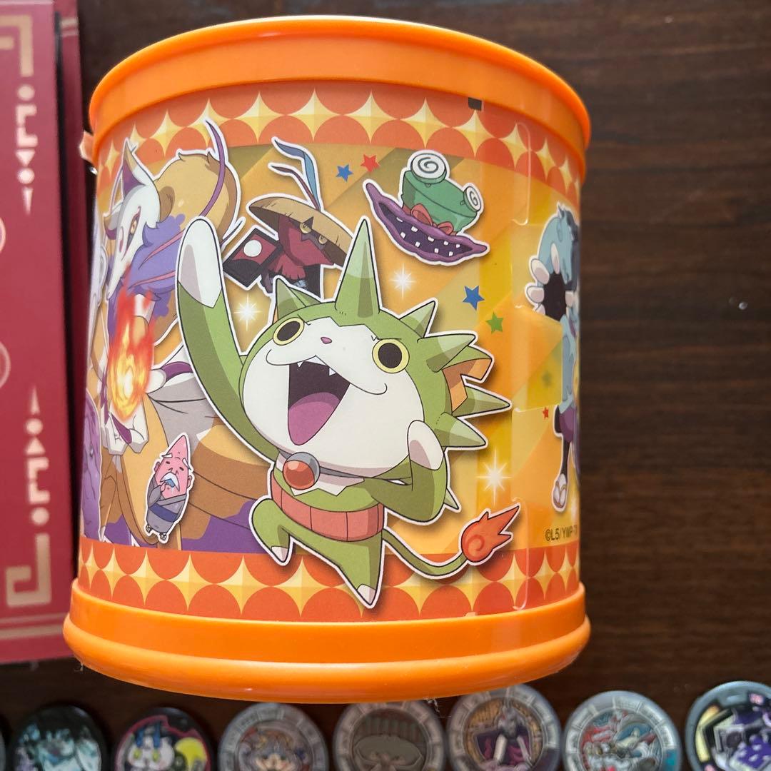 妖怪ウォッチメダル 111枚セット+ 英語の妖怪大辞典+ 妖怪ウォッチボックス