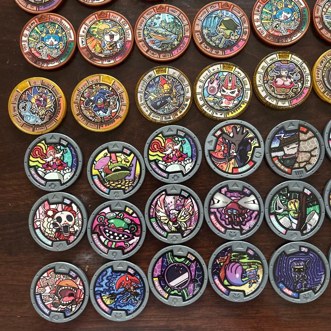 妖怪ウォッチメダル 111枚セット+ 英語の妖怪大辞典+ 妖怪ウォッチボックス