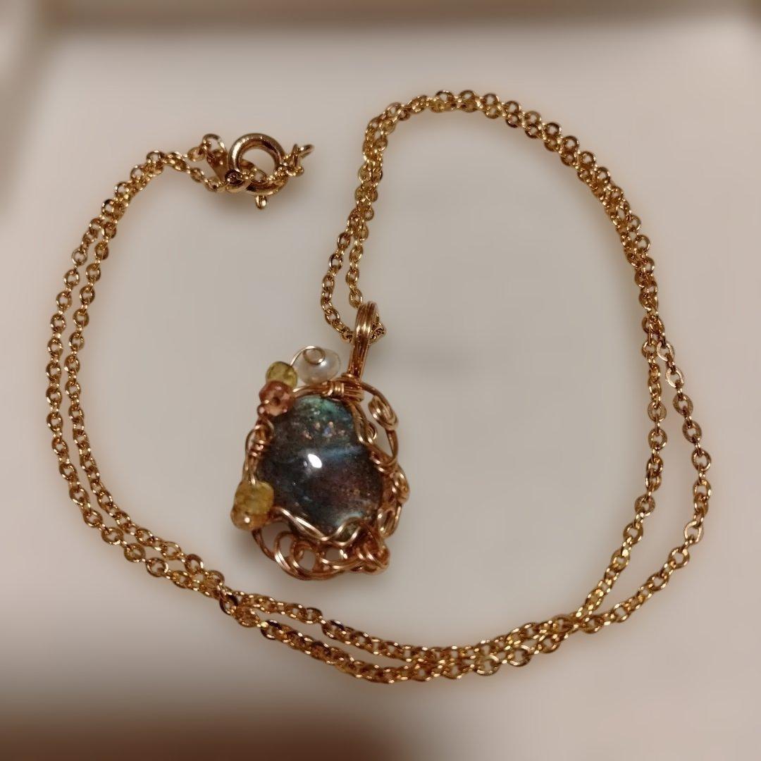 銀河の花かご　ラブラドライトペンダント