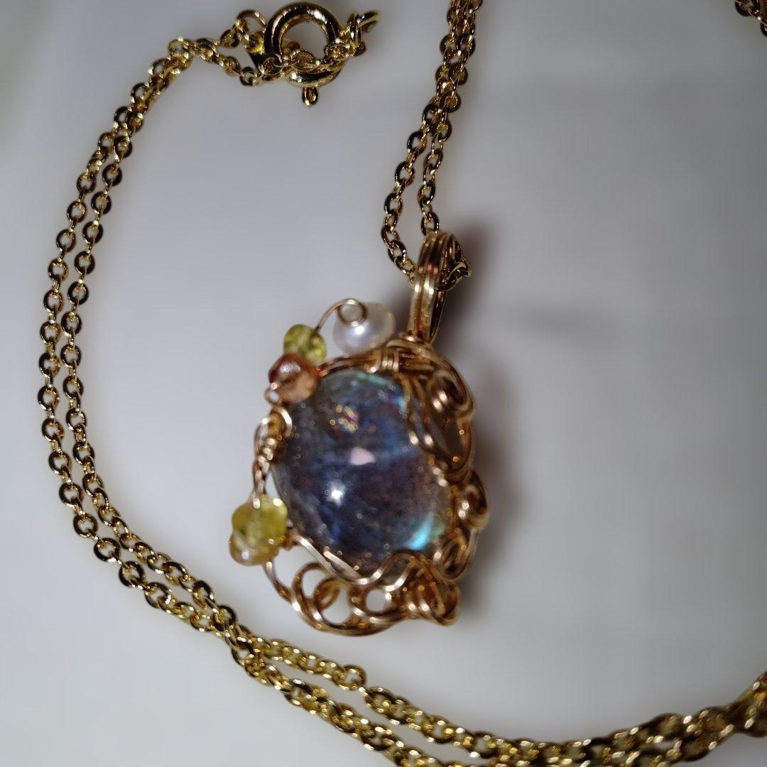 銀河の花かご　ラブラドライトペンダント