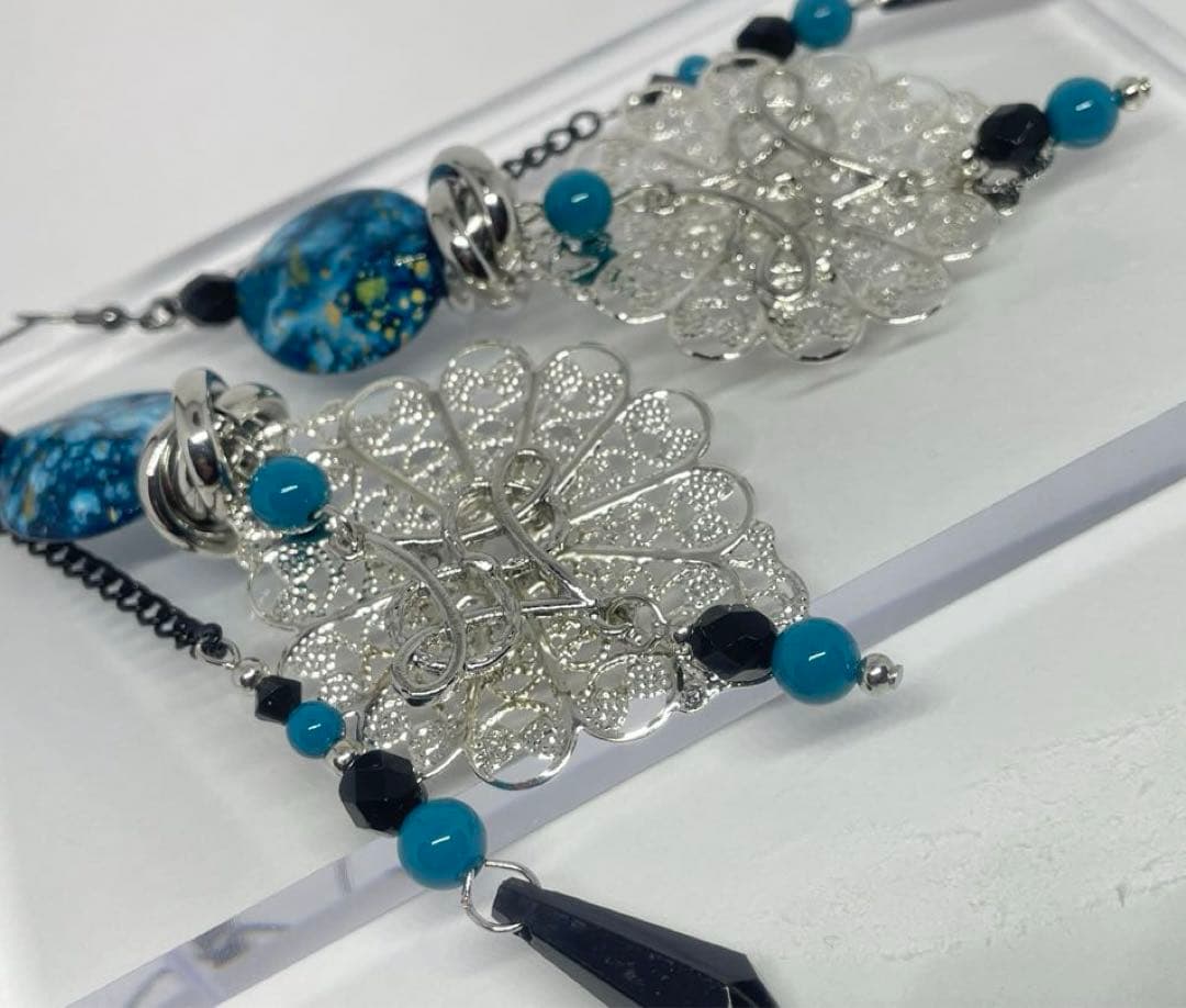 No.1177 ディープブルーとシルバーのロングピアス　大ぶりイヤリング