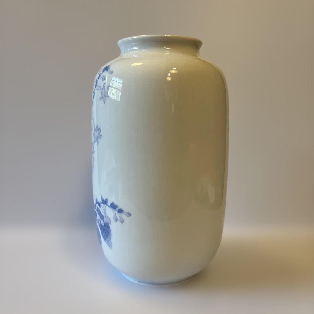 【有田焼】叙勲受章記念 花瓶 菊紋入 秀峰作 共箱・木札付 磁器 花生