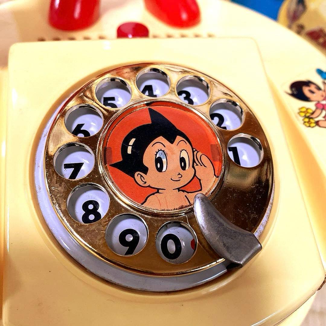 アトムのおはなし電話。(電池入れましたが音はなりませんでした。)