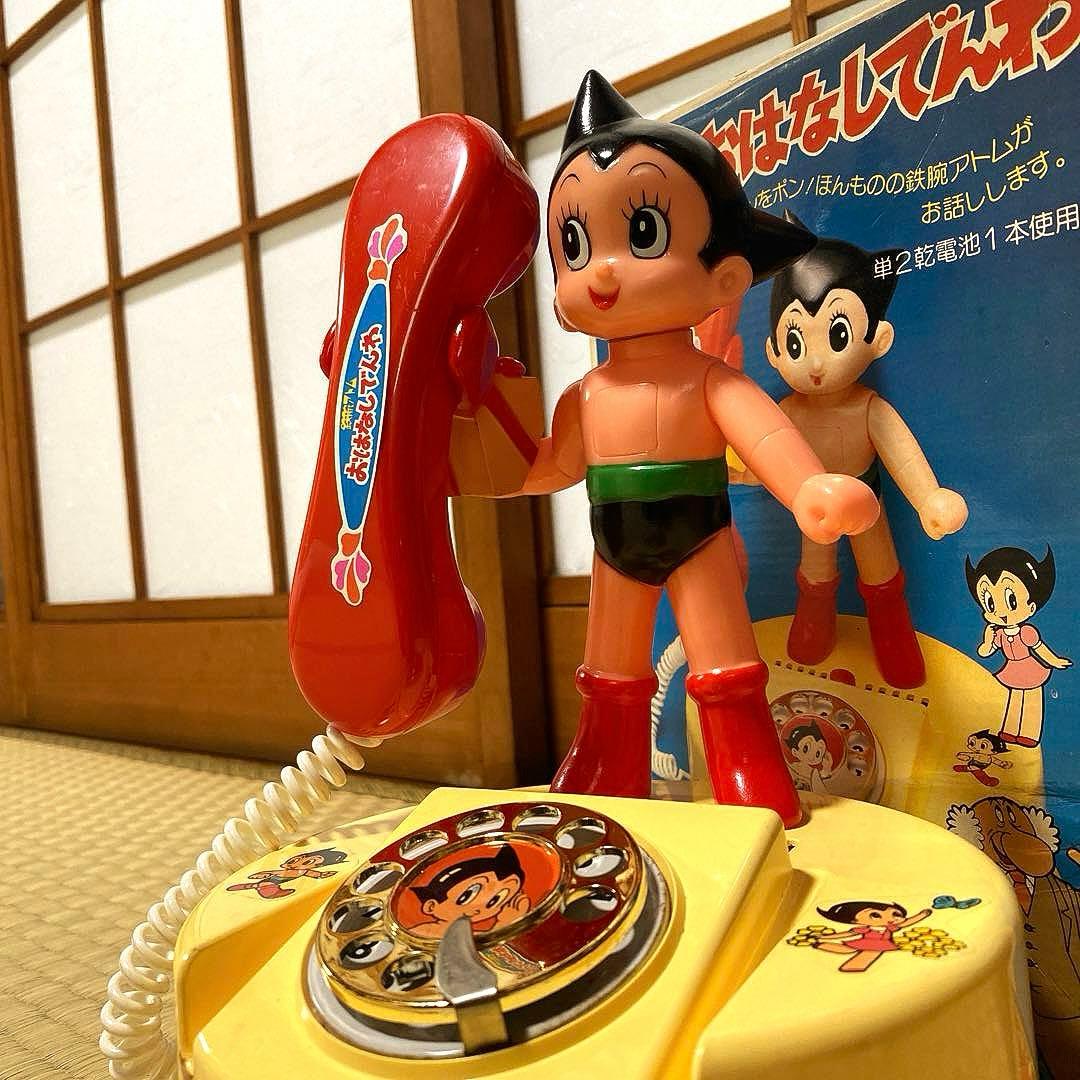 アトムのおはなし電話。(電池入れましたが音はなりませんでした。)