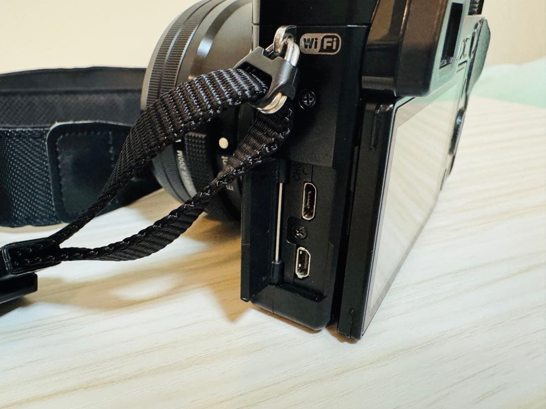 SONY α6000 ダブルズームキット 動作確認済 レンズフィルターおまけ付