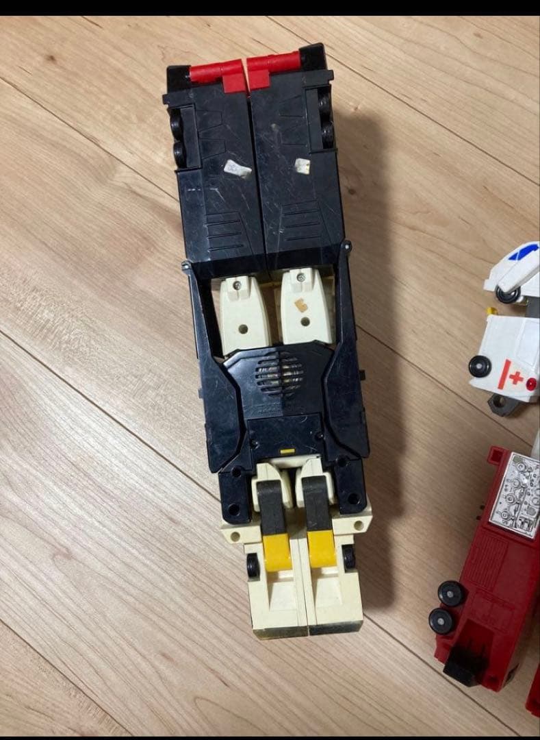 タカラ　勇者 警察ジェイデッカー DＸ救急合体デュークファイヤー　ジェイローダー