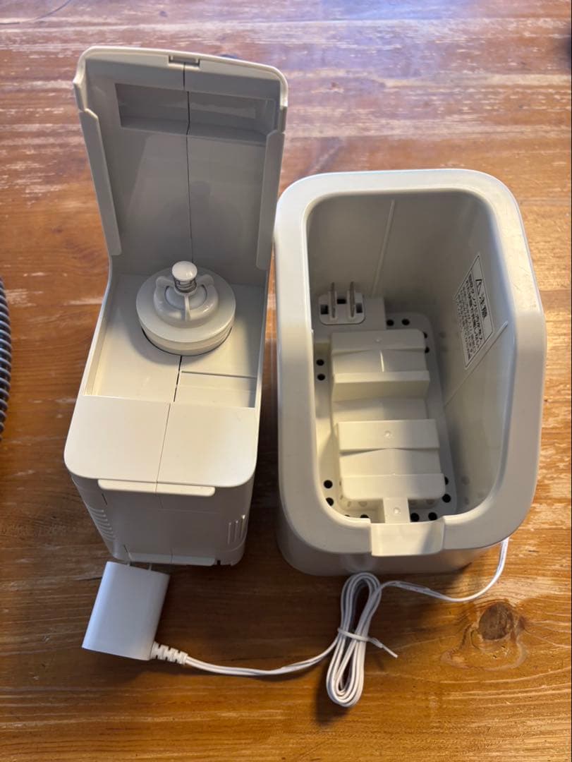 IRIS OHYAMA RNS-B200D-HW ハンディクリーナー