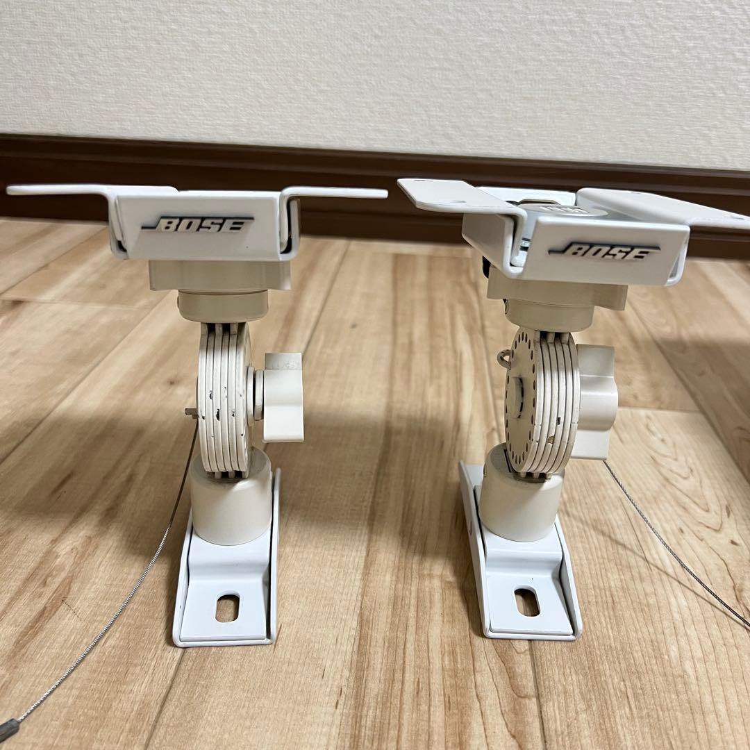 コロ助　BOSE ボーズ 111ADW ペアスピーカー 白 純正吊り金具付