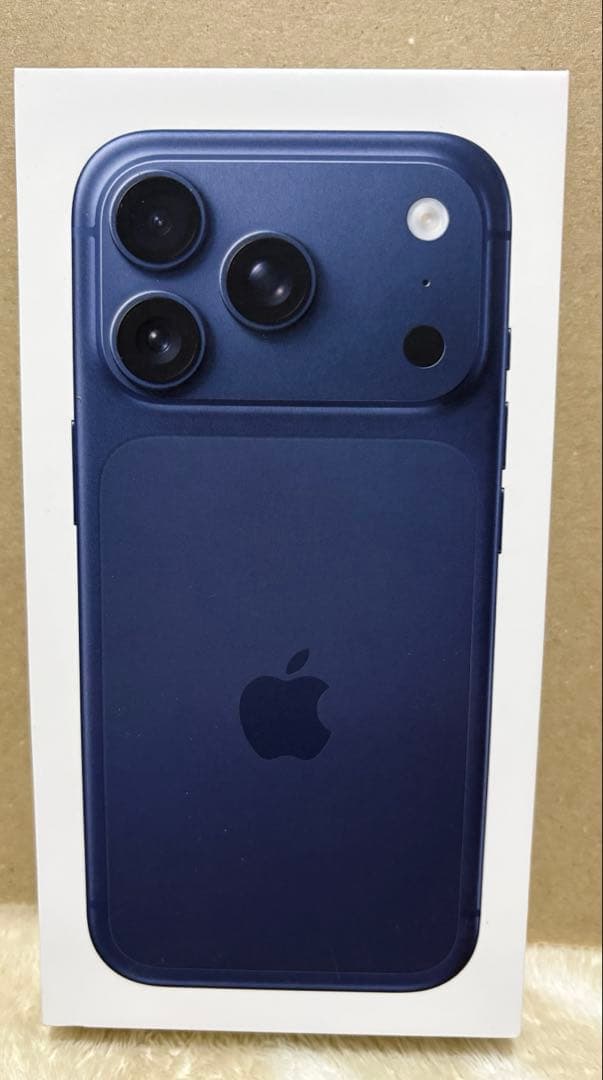 iPhone17Pro シルバー