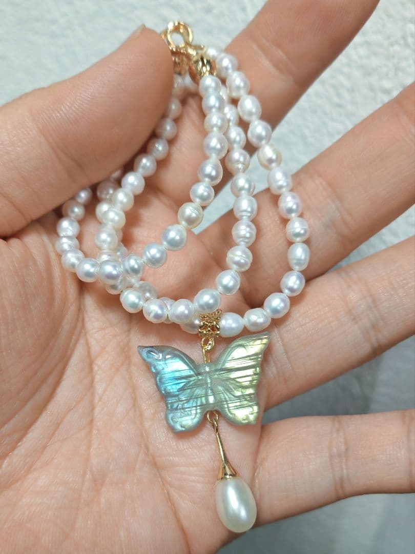 极美品♥天然石 天然淡水パールラブラドライト 彫刻 蝶♥ネックレス 強光沢感