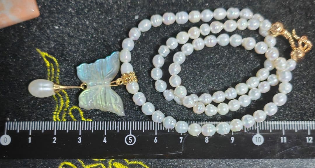 极美品♥天然石 天然淡水パールラブラドライト 彫刻 蝶♥ネックレス 強光沢感