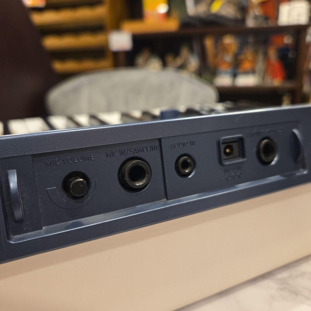 CASIO LK-215 電子キーボード 光ナビゲーション 61鍵