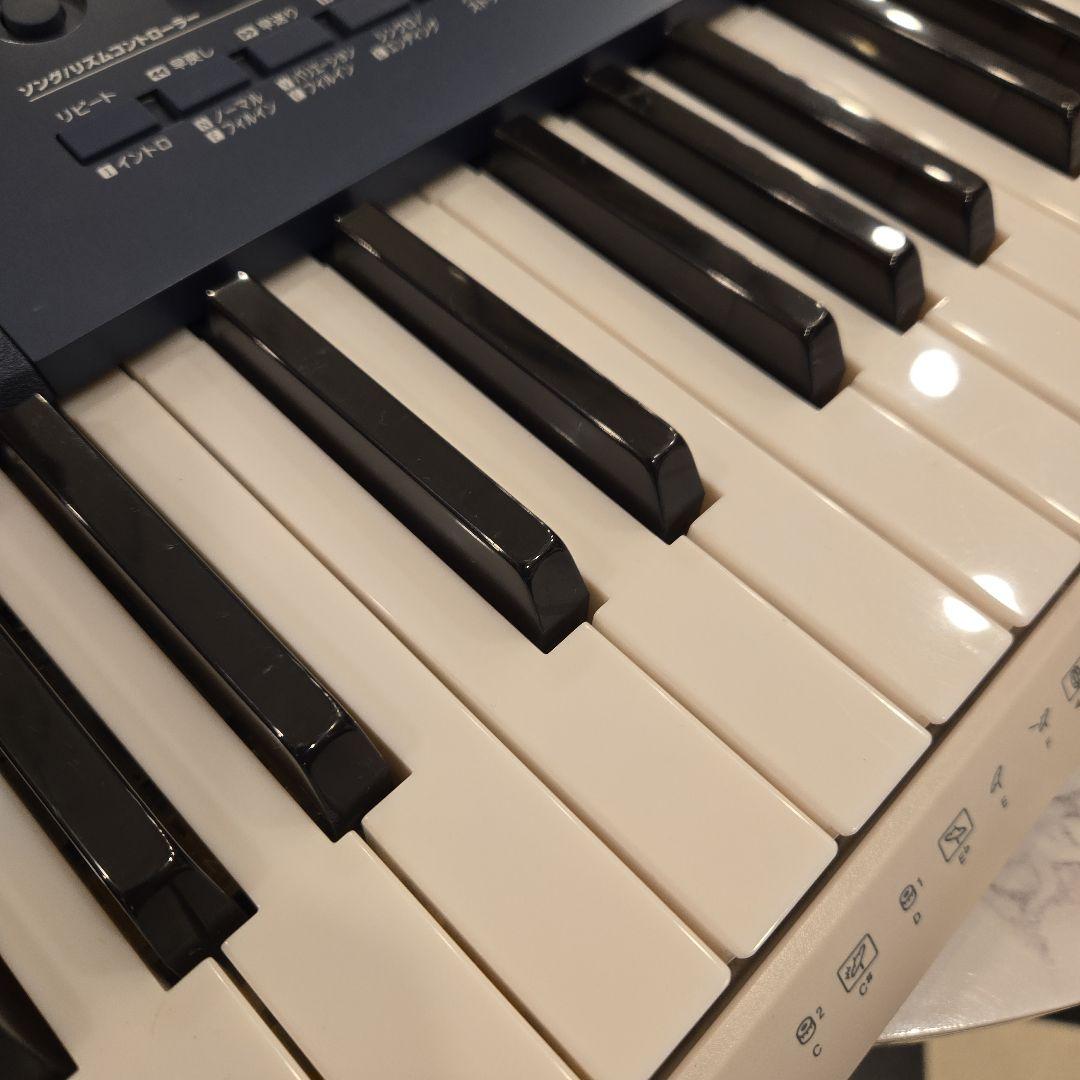 CASIO LK-215 電子キーボード 光ナビゲーション 61鍵