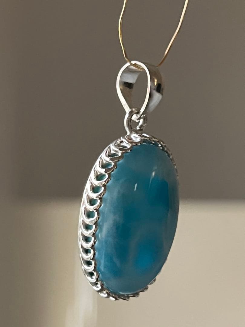 天然石☆高品質！ラリマーオーバル型ペンダントトップ☆ワク付き☆濃いブルーが美しい