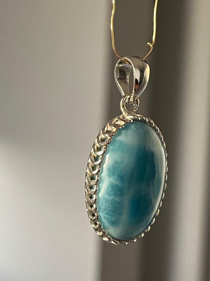 天然石☆高品質！ラリマーオーバル型ペンダントトップ☆ワク付き☆濃いブルーが美しい