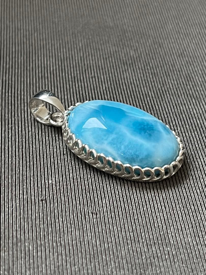 天然石☆高品質！ラリマーオーバル型ペンダントトップ☆ワク付き☆濃いブルーが美しい