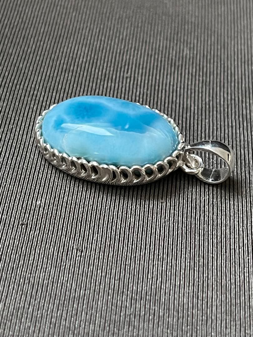 天然石☆高品質！ラリマーオーバル型ペンダントトップ☆ワク付き☆濃いブルーが美しい