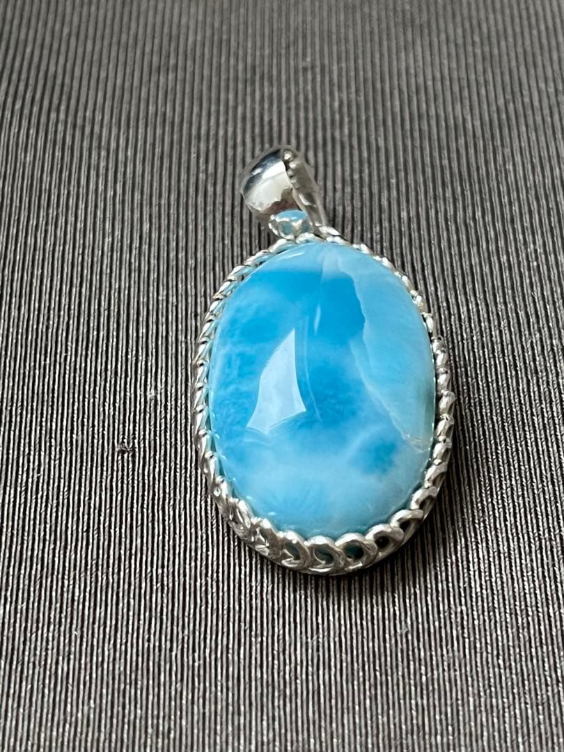 天然石☆高品質！ラリマーオーバル型ペンダントトップ☆ワク付き☆濃いブルーが美しい