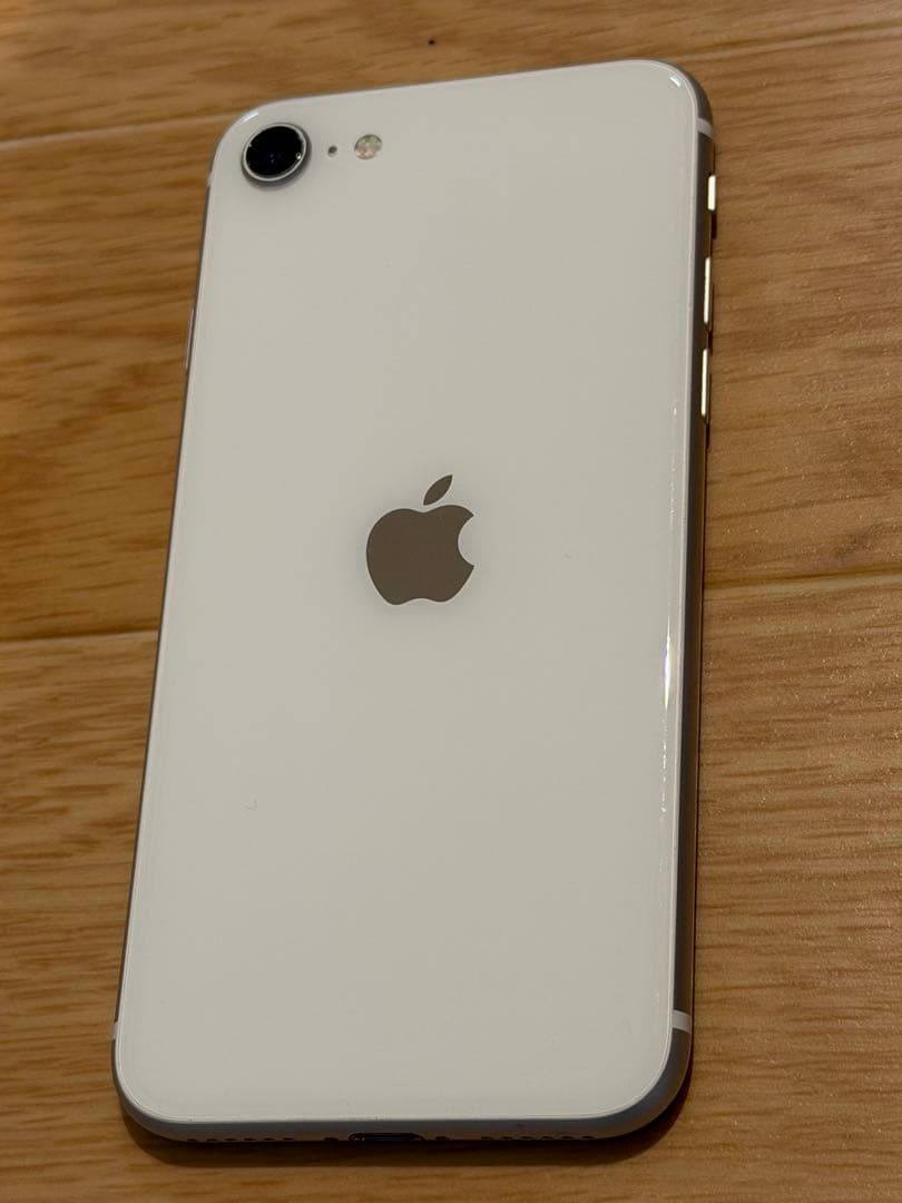 【値下げ✨美品】iPhoneSE2 64GB ホワイトSIMロックあり　au