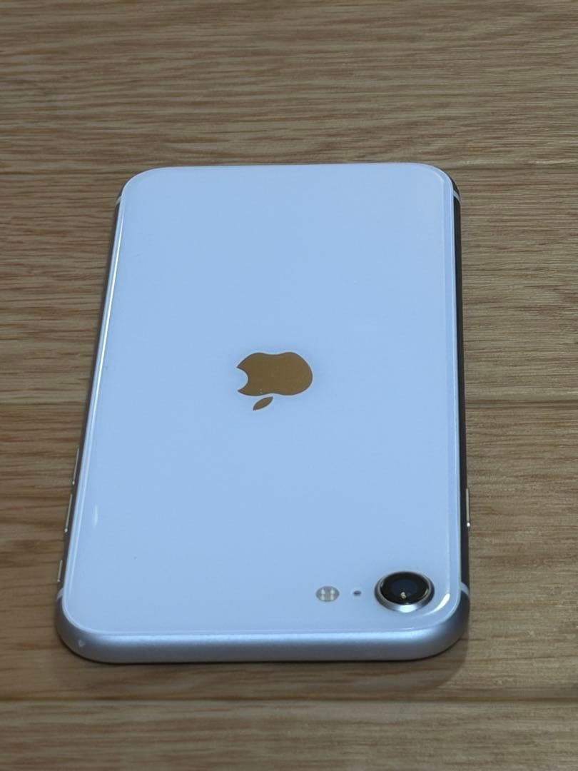 【値下げ✨美品】iPhoneSE2 64GB ホワイトSIMロックあり　au