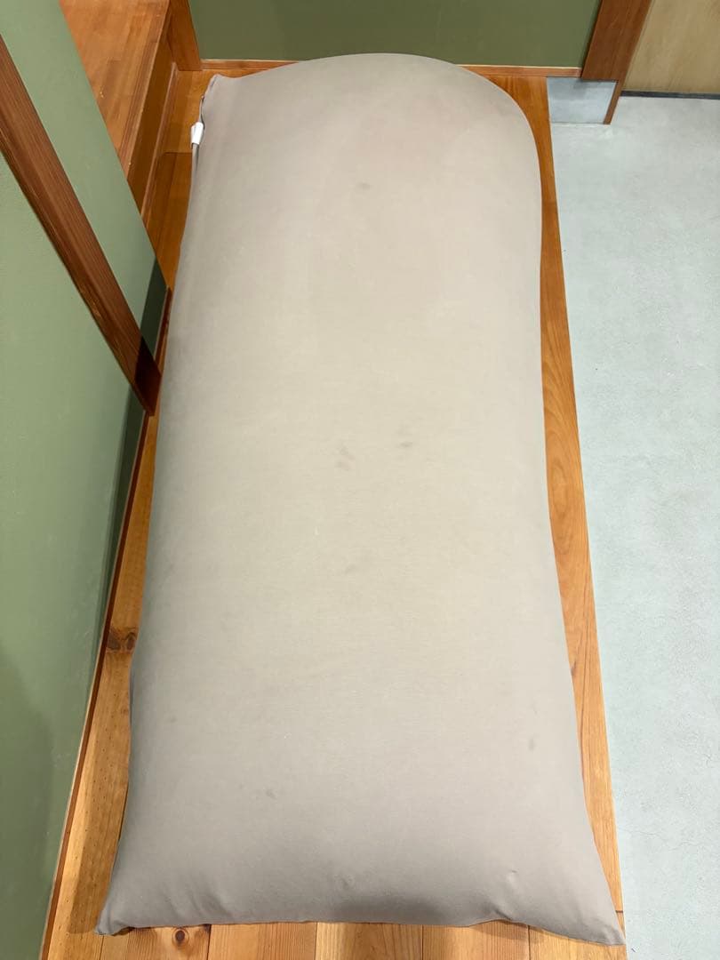 yogibo マックス　グレー　ロングクッション