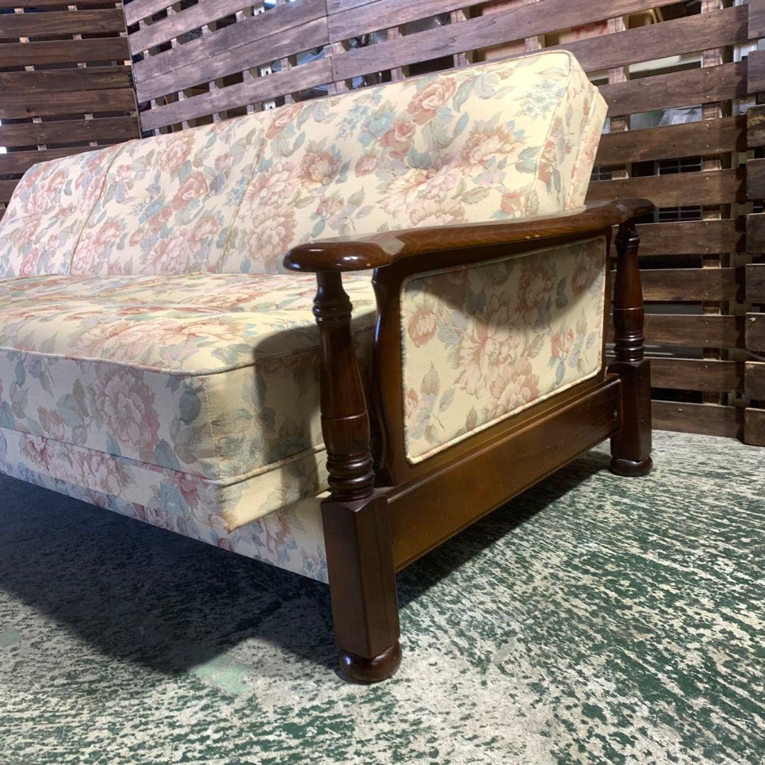 K349 カリモク 3人掛けソファ コロニアル 花柄