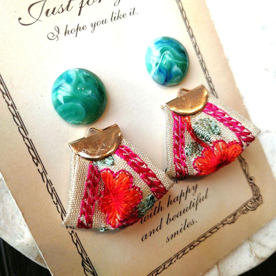 緑　刺繍リボン　チロリアンテープ　マーブル　リボン　ピアス　イヤリング　花柄