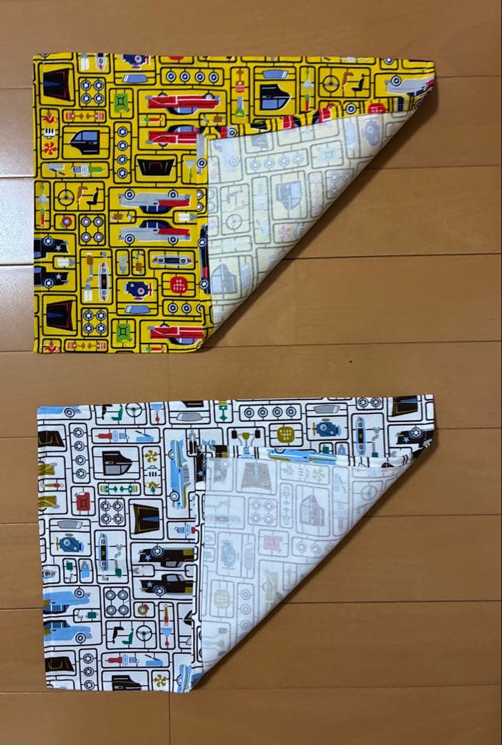 確認用　　プラモデルカー　ちょっと小さめランチマット　2枚セット　ハンドメイド