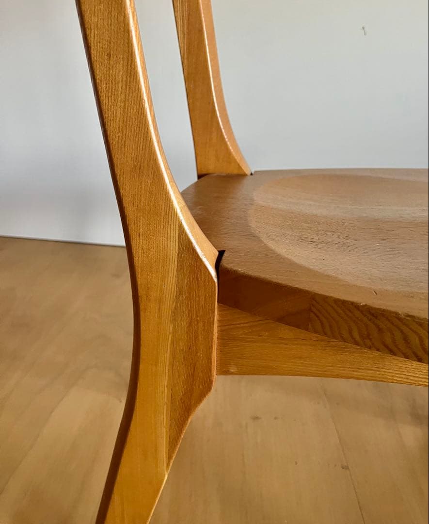 無垢材の椅子 タモ無垢材