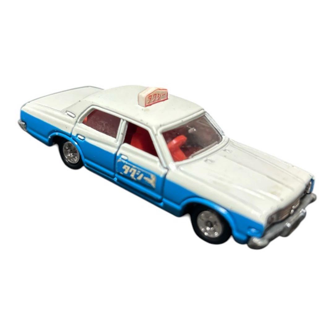 トミー トミカ黒箱日本製 トヨタ クラウンタクシー　白青 安全灯タクシー 110