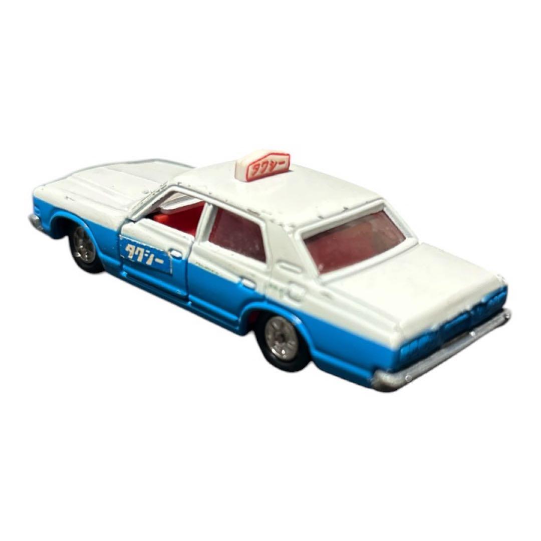 トミー トミカ黒箱日本製 トヨタ クラウンタクシー　白青 安全灯タクシー 110