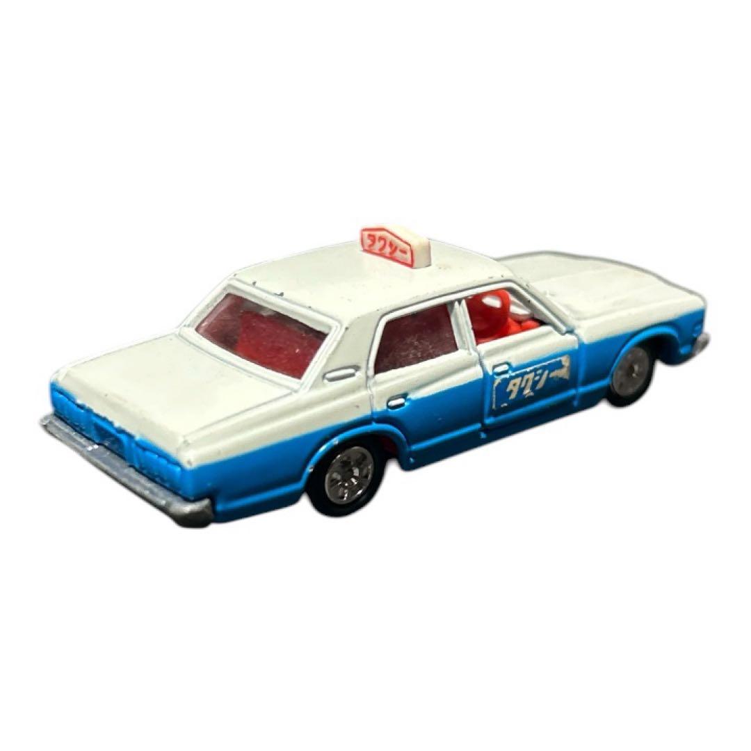 トミー トミカ黒箱日本製 トヨタ クラウンタクシー　白青 安全灯タクシー 110