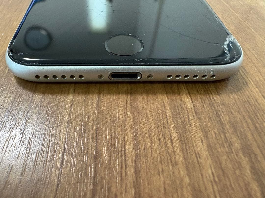 セール価格 iPhoneSE2 第二世代 128GB SIMフリー ホワイト