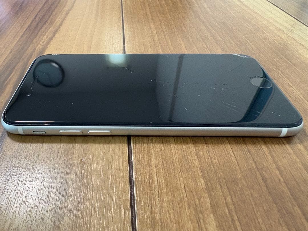 セール価格 iPhoneSE2 第二世代 128GB SIMフリー ホワイト