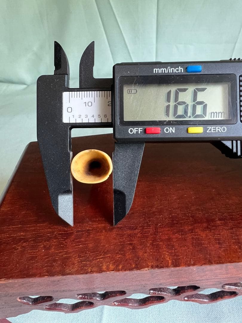 昭和レトロ 鯨歯（抹香鯨）彫刻 人物置物 細密彫り 和装 女性 根付風 希少