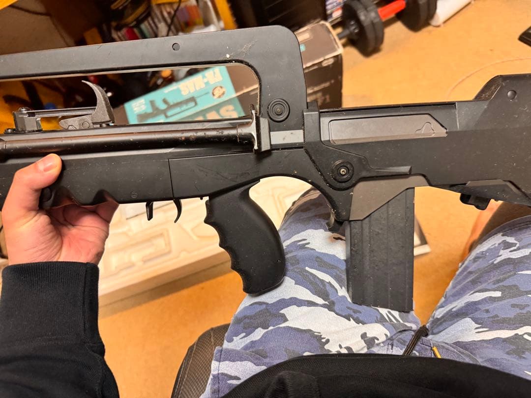 FAMAS 電動ガン ブラック