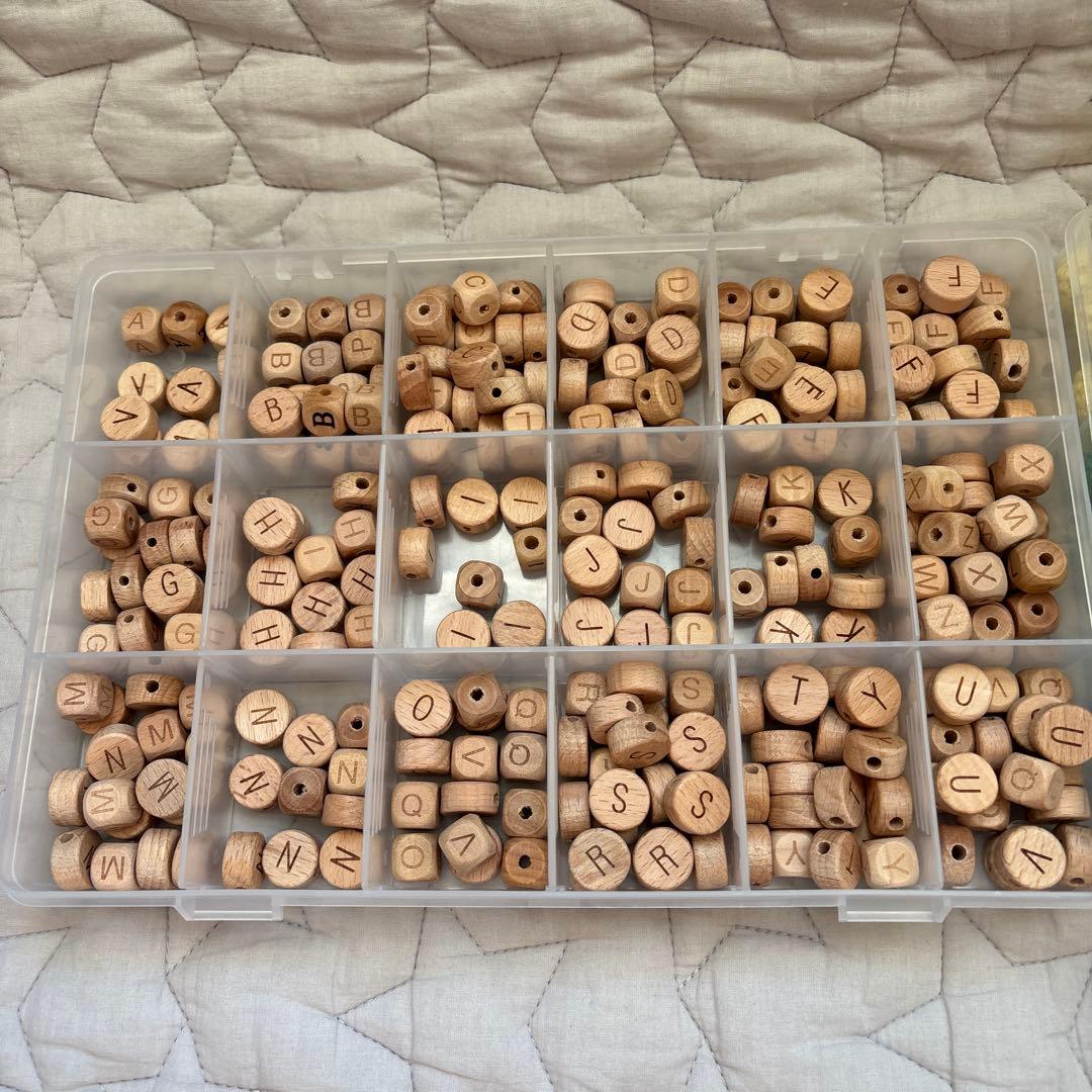 ウッドビーズ　イニシャルビーズ　その他　まとめ売りSALEハンドメイド資材