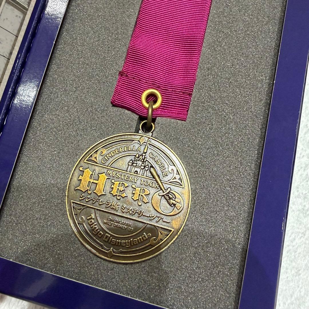 【当時物】シンデレラ城ミステリーツアー　ヒーローメダル　クローズ記念