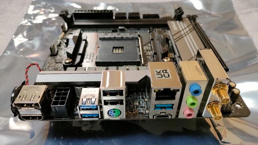 ASRock B550M-ITX/ac Mini ITX マザーボード