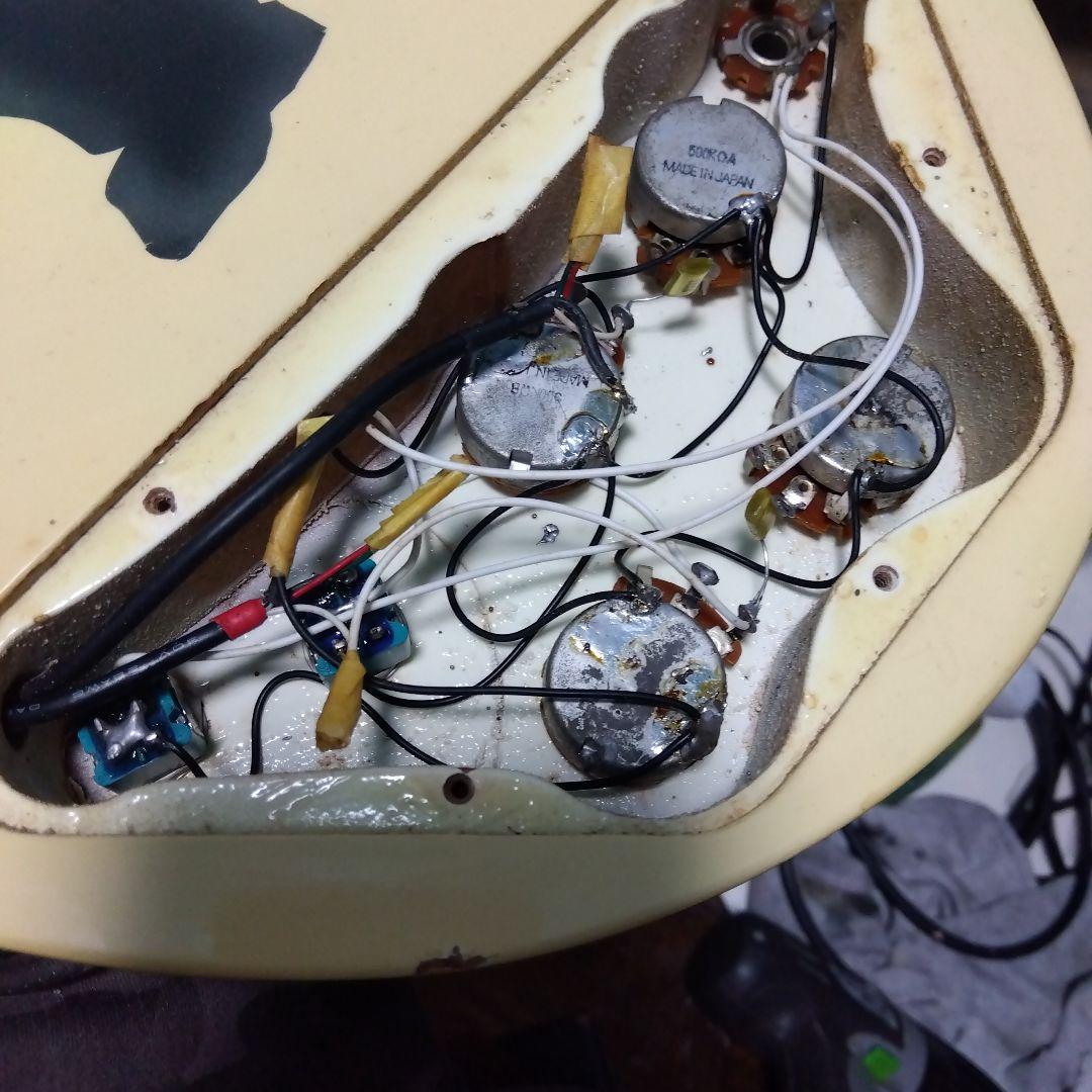 クリーム色 ＳＧ....エレキギター ハムバッカー